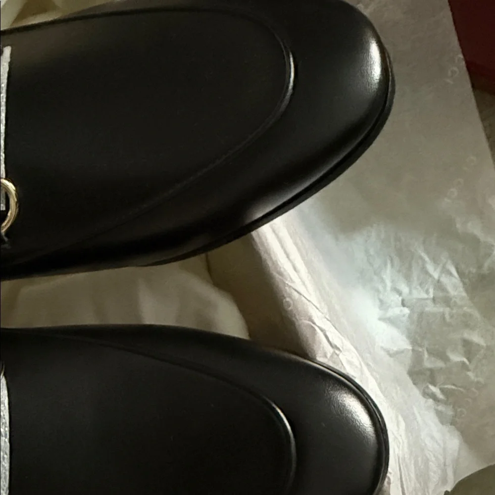 Gucci Black Leather Loafers with Gold Bit Detail - Picture 7 of 10